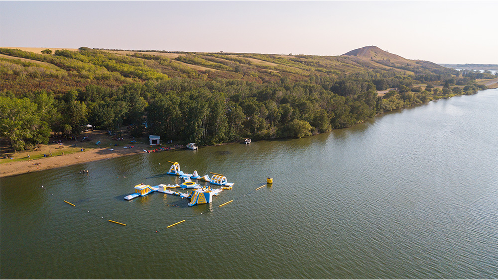 Explore a day trip to Echo Valley